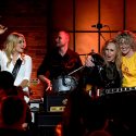 Watch Melissa Etheridge, Cam, Lindsay Ell & More Jam on Chuck Berry’s “Johnny B. Goode” at “Skyville Live”